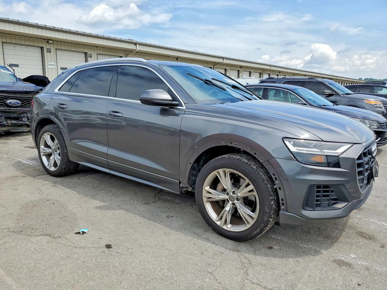 Audi Q8 PREMIUM / QUATTRO / ЛИЗИНГ, снимка 4 - Автомобили и джипове - 55878401