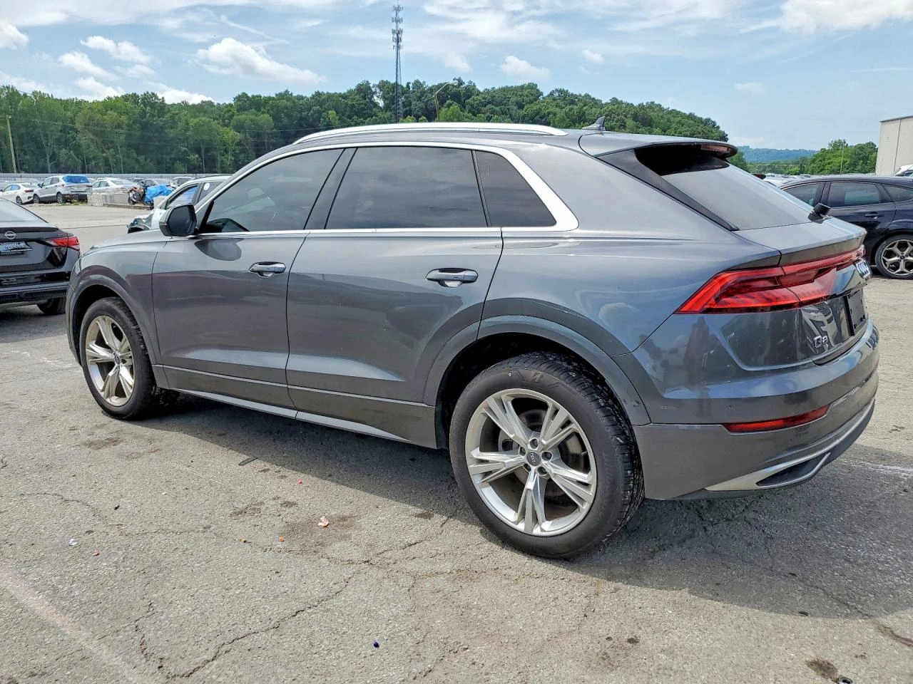 Audi Q8 PREMIUM / QUATTRO / ЛИЗИНГ, снимка 2 - Автомобили и джипове - 55878401