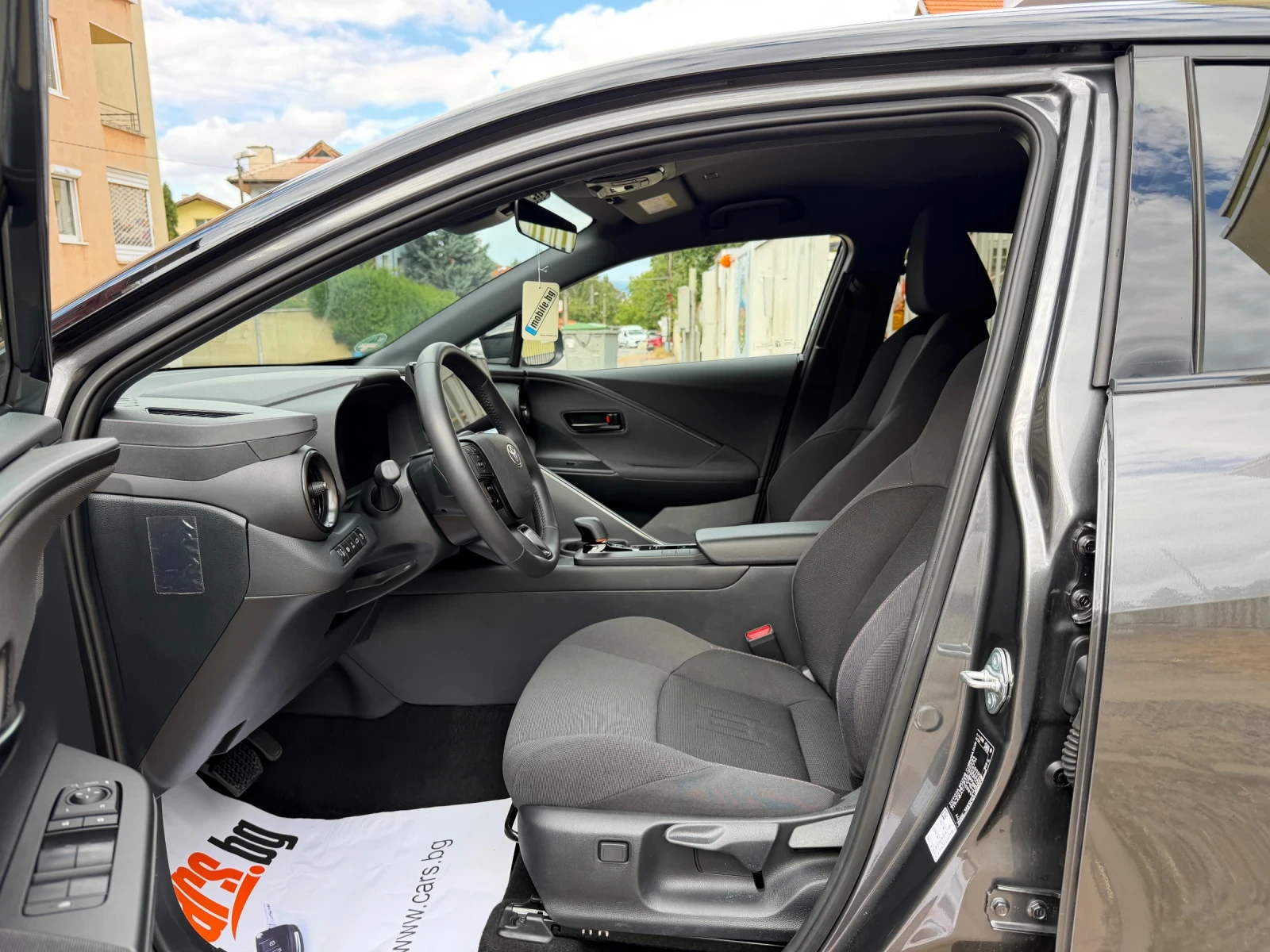 Toyota C-HR 2.0-Plug-in Hybrid- e CVT-223 hp-ГАРАНЦИЯ, снимка 9 - Автомобили и джипове - 56182095