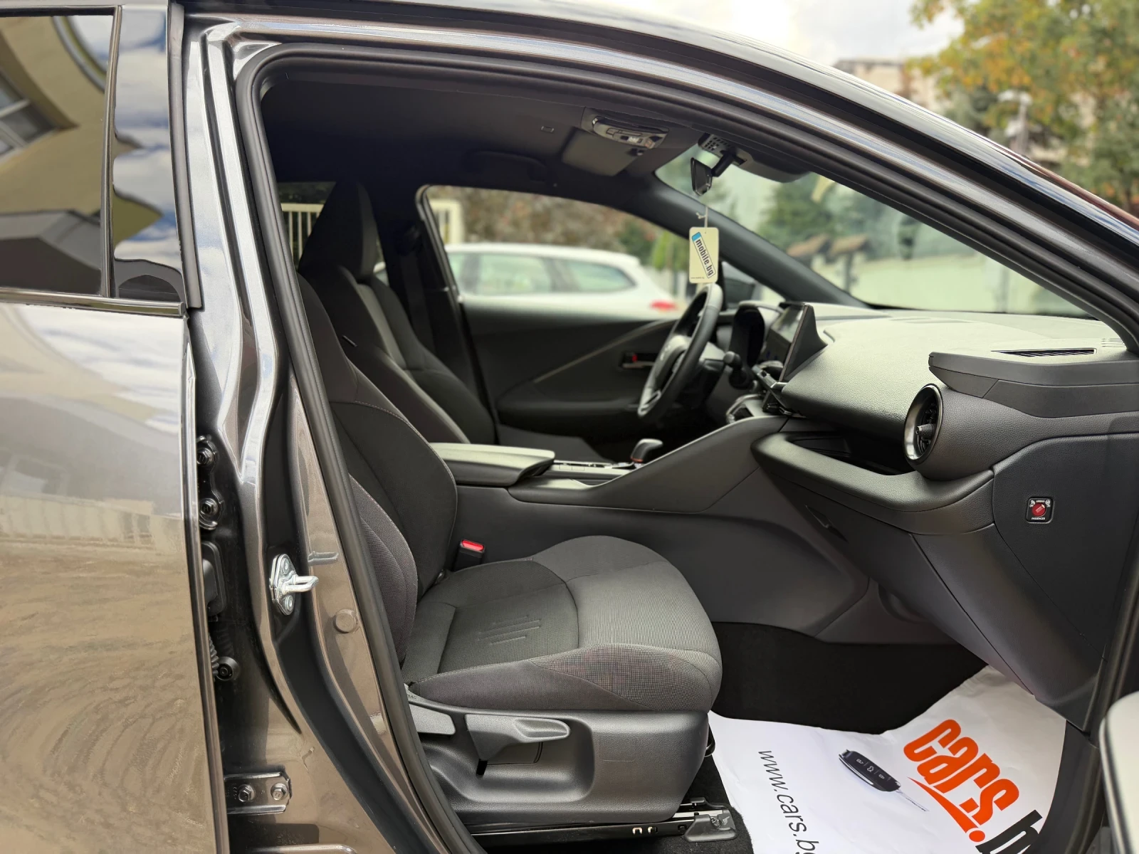 Toyota C-HR 2.0-Plug-in Hybrid- e CVT-223 hp-ГАРАНЦИЯ, снимка 14 - Автомобили и джипове - 56182095