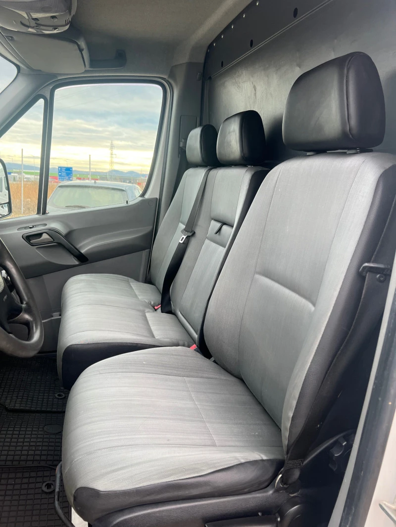 VW Crafter Със надстройка, снимка 6 - Бусове и автобуси - 44853953