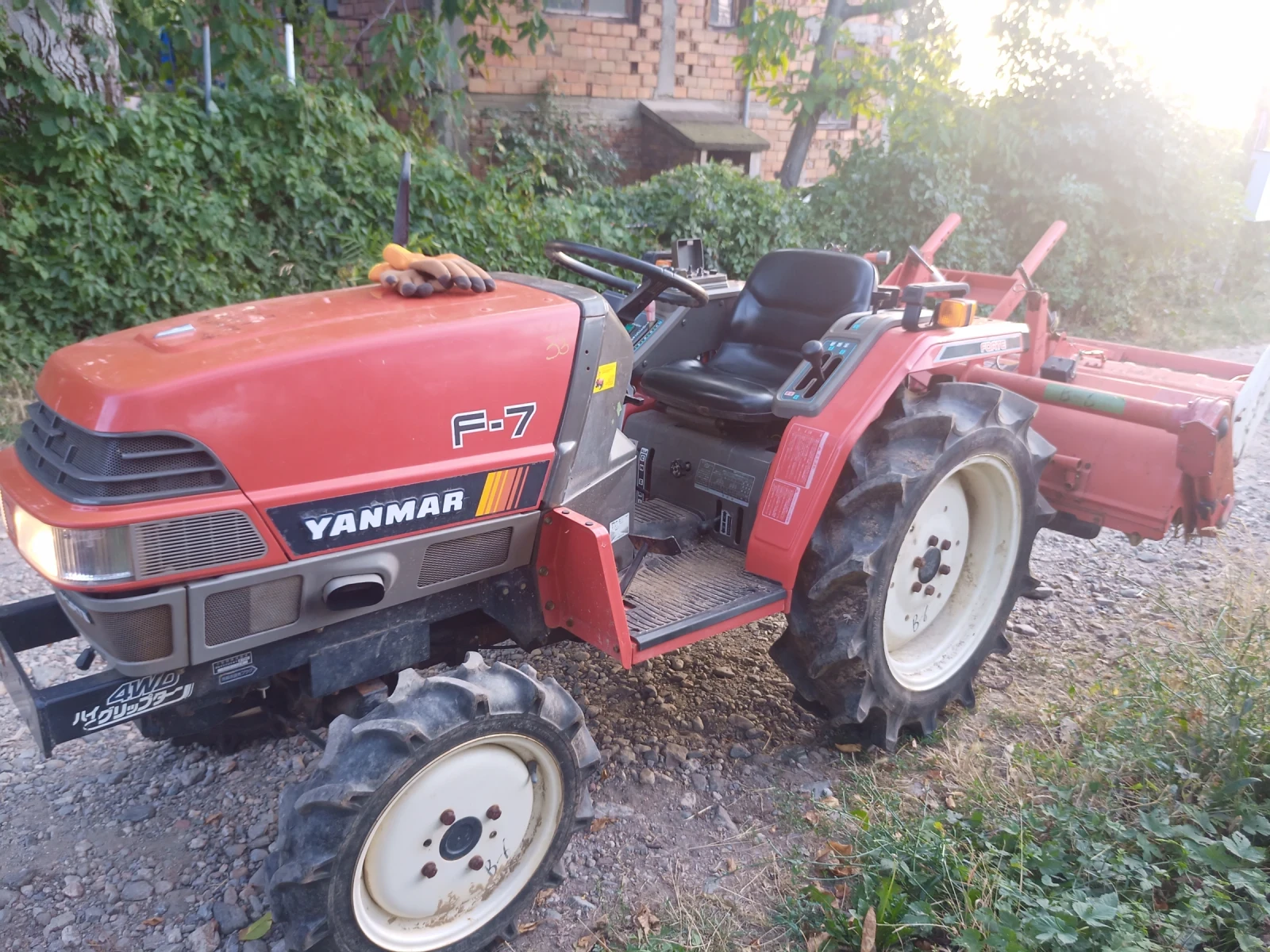 Трактор Yanmar F 7 
