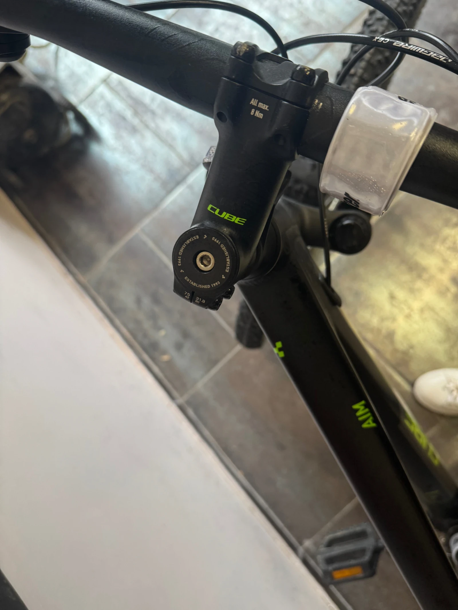  AIM L | Mobile.bg   12