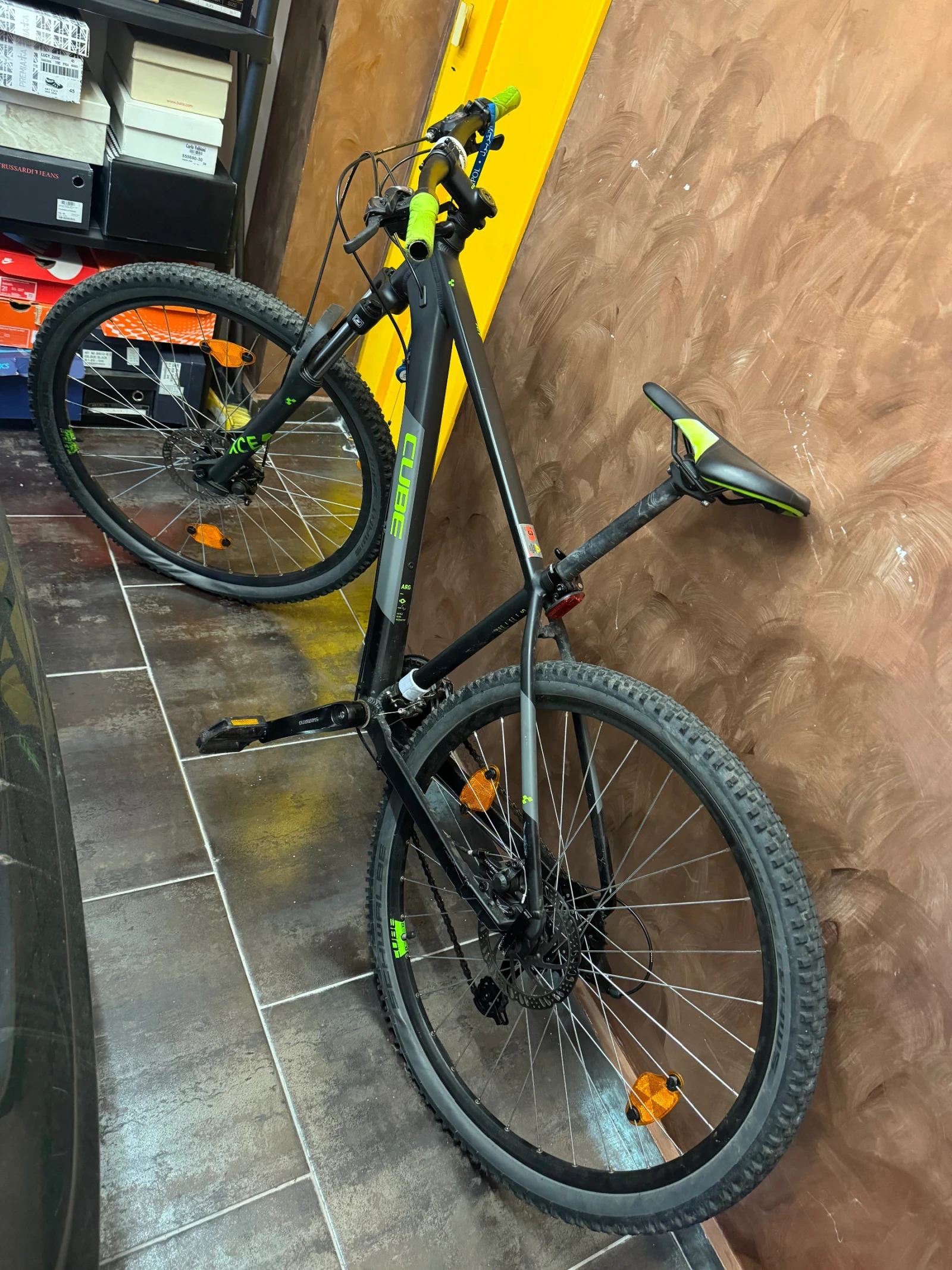  AIM L | Mobile.bg   9