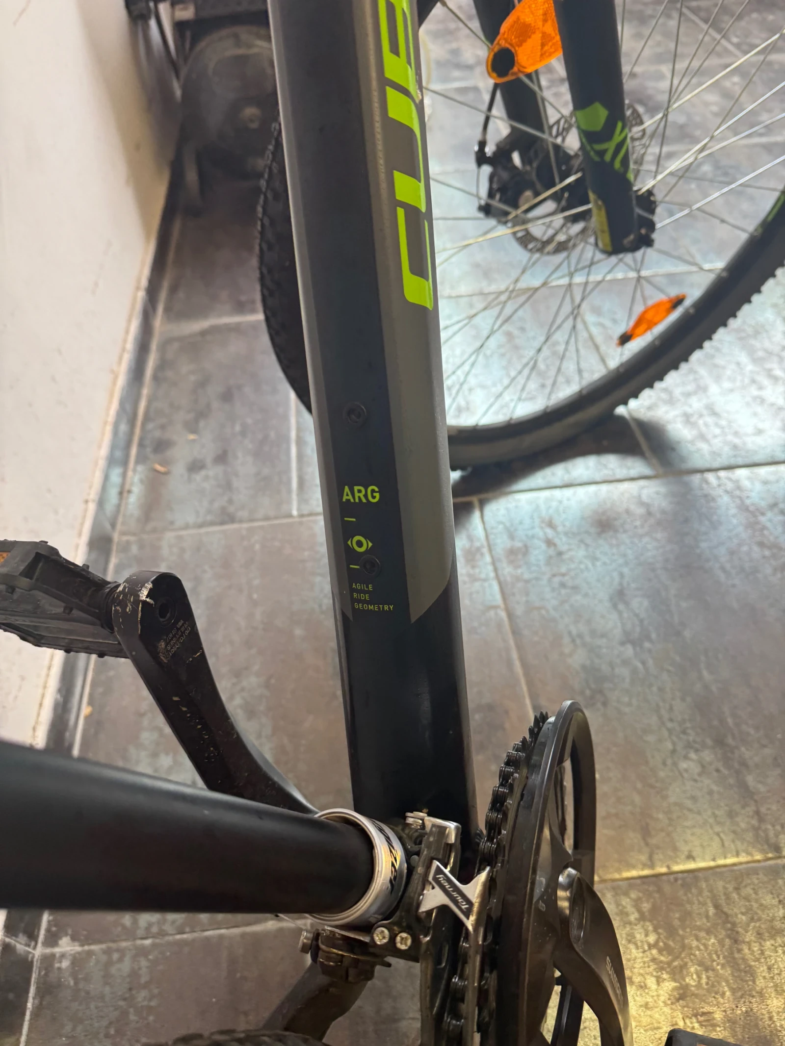  AIM L | Mobile.bg   11