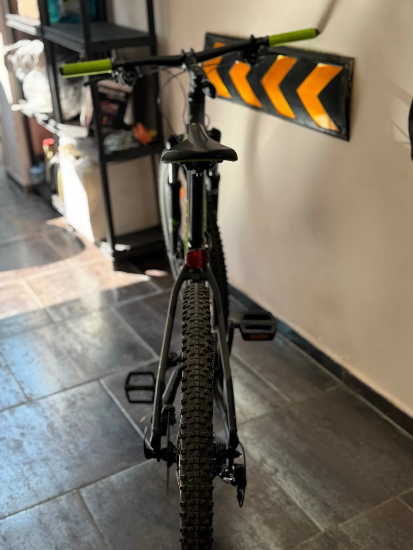  AIM L | Mobile.bg   5