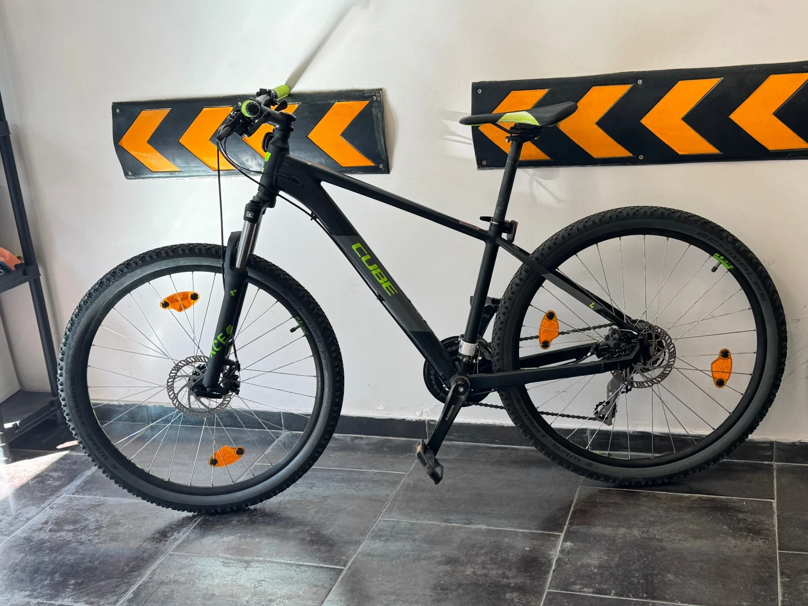  AIM L | Mobile.bg   3