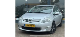 Toyota Auris 1.4 Д, снимка 2