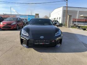 Toyota GR86 2.4i Premium Sport Performance Pack, снимка 2