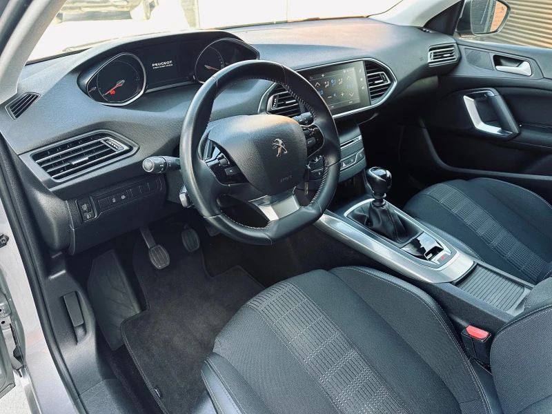 Peugeot 308 ALLURE/LED/NAVI/Camera, снимка 9 - Автомобили и джипове - 44048322