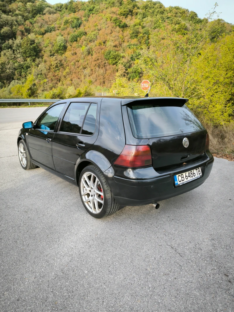 VW Golf 1.8Т, снимка 5 - Автомобили и джипове - 47542500