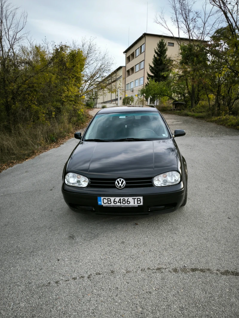 VW Golf 1.8Т, снимка 2 - Автомобили и джипове - 47542500