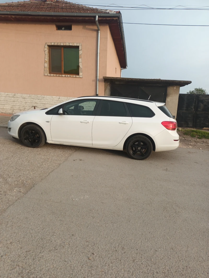 Opel Astra, снимка 2 - Автомобили и джипове - 48465917