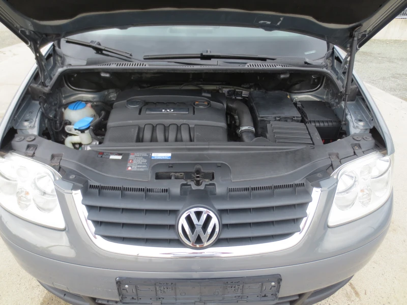 VW Touran 1.6 i * ГАЗ* , снимка 17 - Автомобили и джипове - 51414802