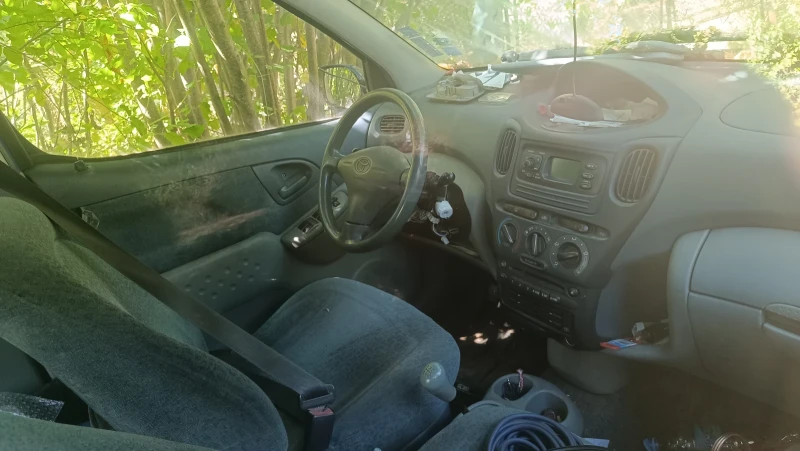 Toyota Yaris verso, снимка 3 - Автомобили и джипове - 52729409