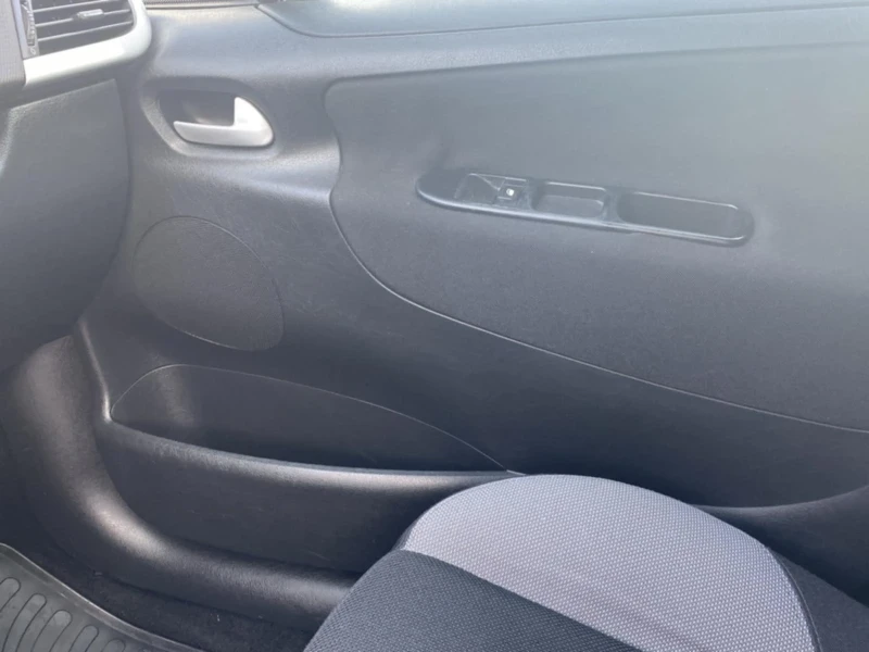 Peugeot 207 1.4 Газ, снимка 10 - Автомобили и джипове - 51849152
