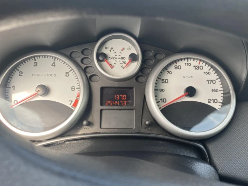 Peugeot 207 1.4 Газ, снимка 5 - Автомобили и джипове - 51849152
