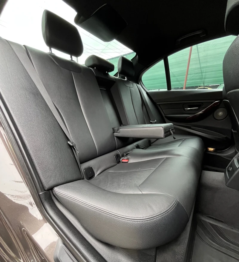 BMW 330 X-DRIVE* M-PACK* HEAD-UP* FULL* СОБСТВЕН ЛИЗИНГ, снимка 9 - Автомобили и джипове - 52046765