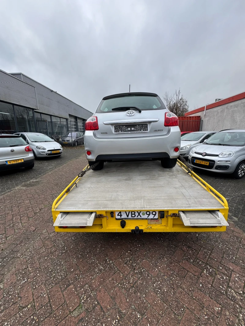 Toyota Auris 1.4 Д, снимка 6 - Автомобили и джипове - 52656315