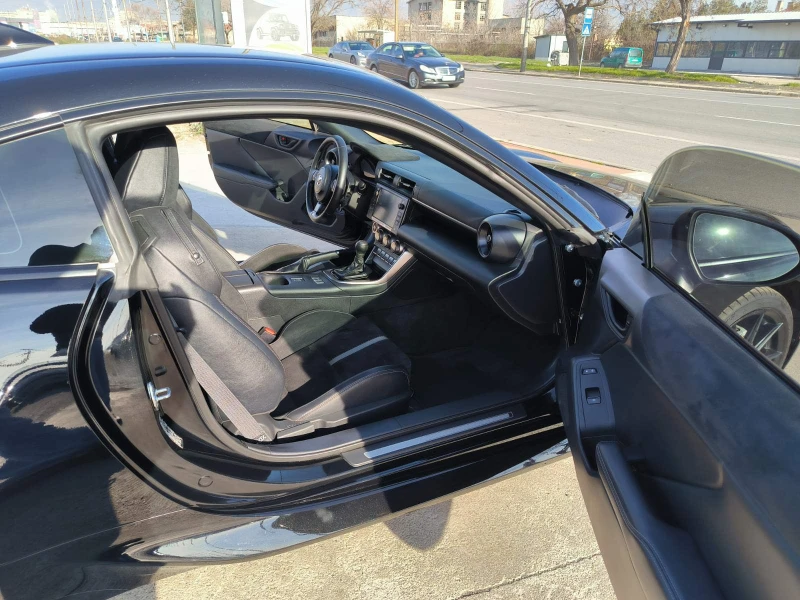 Toyota GR86 2.4i Premium Sport Performance Pack, снимка 17 - Автомобили и джипове - 52793858