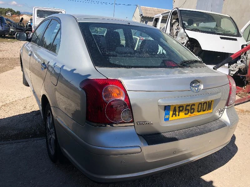 Toyota Avensis 2.0D4D , снимка 4 - Автомобили и джипове - 22839081