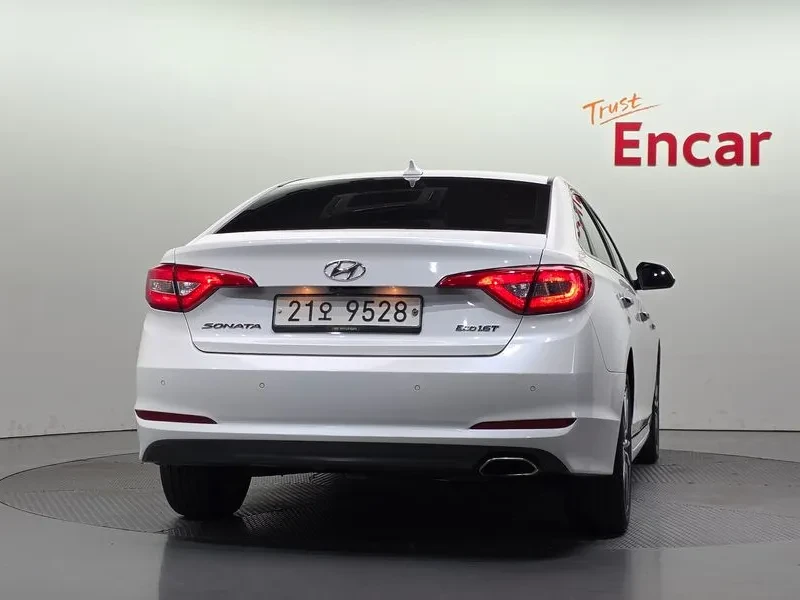 Hyundai Sonata 1.6T STYLE, снимка 4 - Автомобили и джипове - 56325317