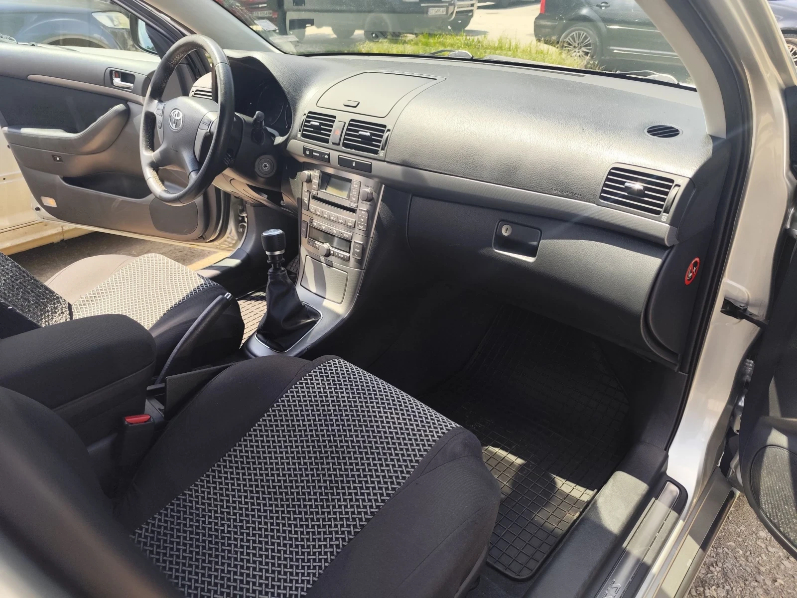 Toyota Avensis 2.2 D-CAT  - изображение 9