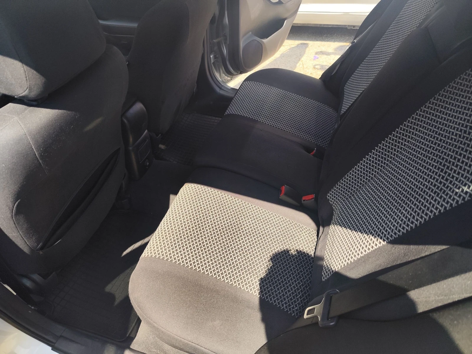Toyota Avensis 2.2 D-CAT  - изображение 10