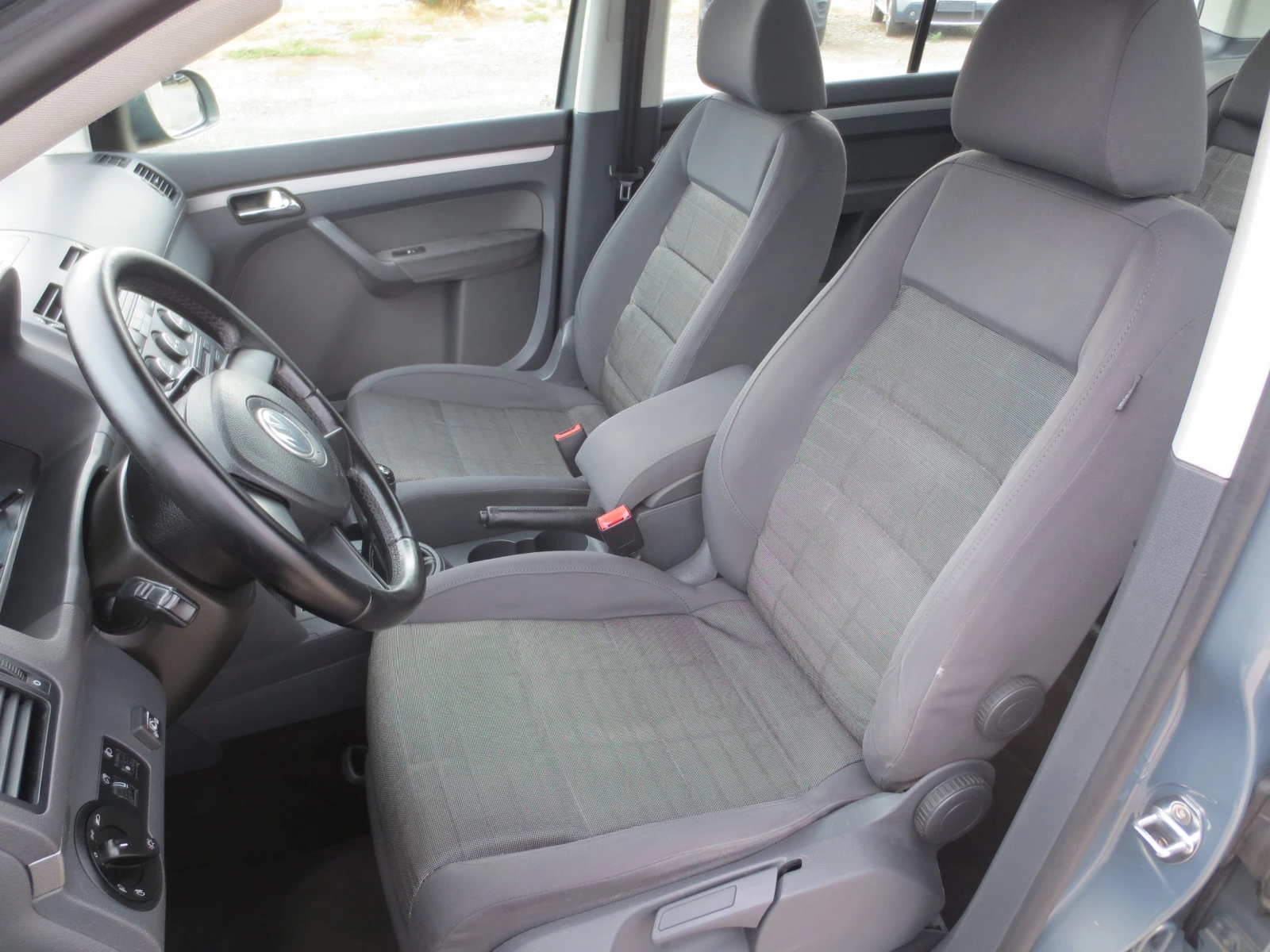 VW Touran 1.6 i * ГАЗ*  - изображение 10