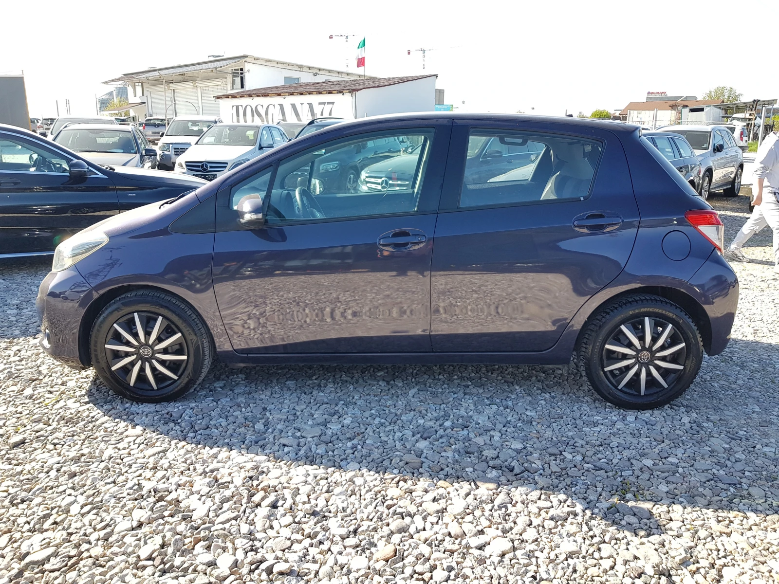 Toyota Yaris БЕНЗИН ИТАЛИЯ ОБСЛУЖЕНА , снимка 7 - Автомобили и джипове - 54337952