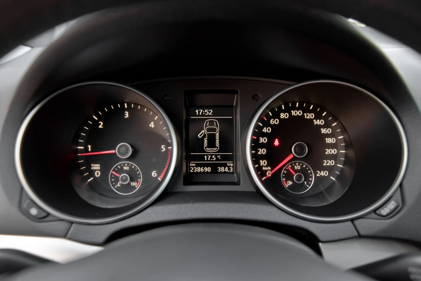 VW Golf 6 2.0 TDI, снимка 12 - Автомобили и джипове - 54372400