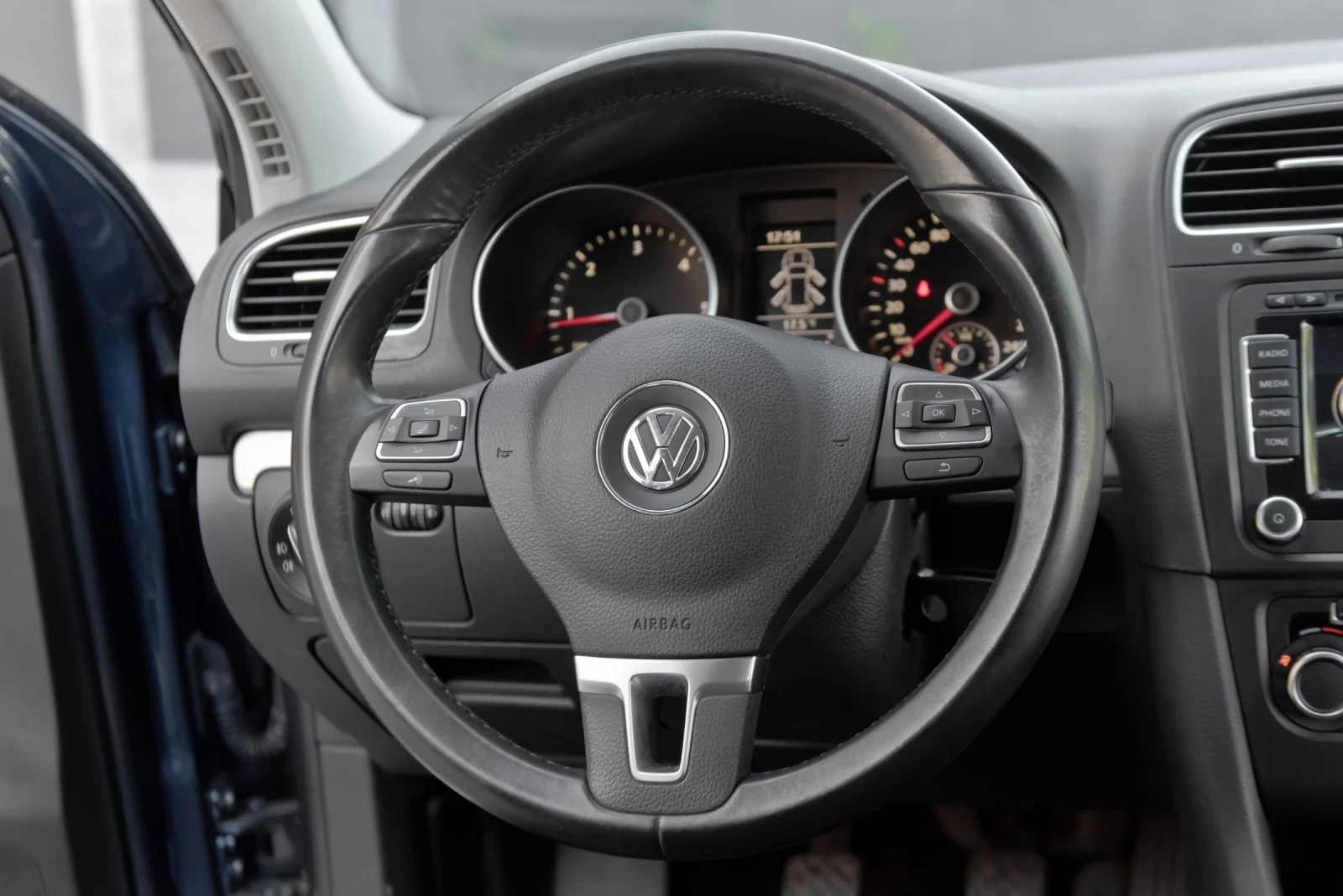 VW Golf 6 2.0 TDI, снимка 10 - Автомобили и джипове - 54372400