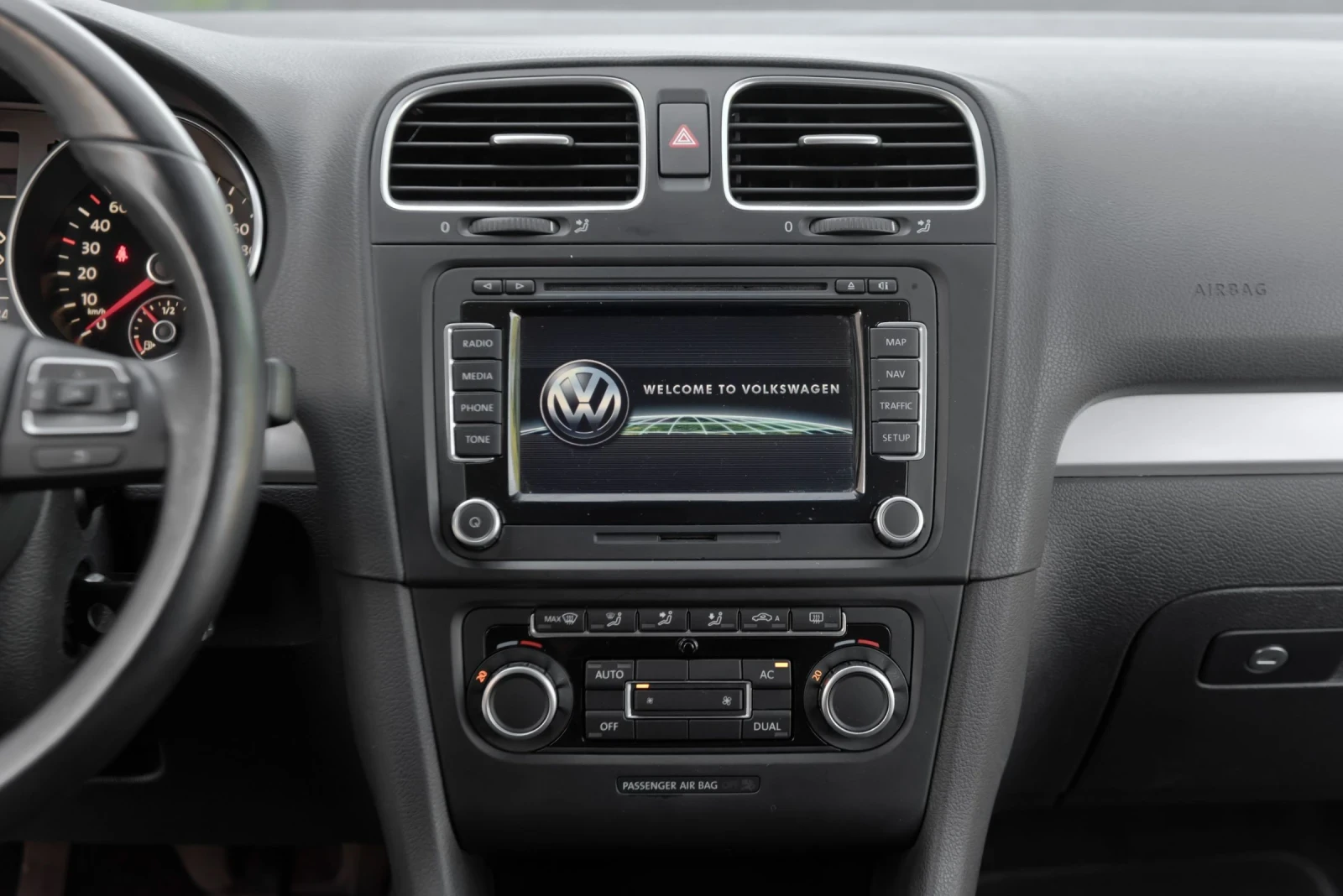 VW Golf 6 2.0 TDI, снимка 11 - Автомобили и джипове - 54372400