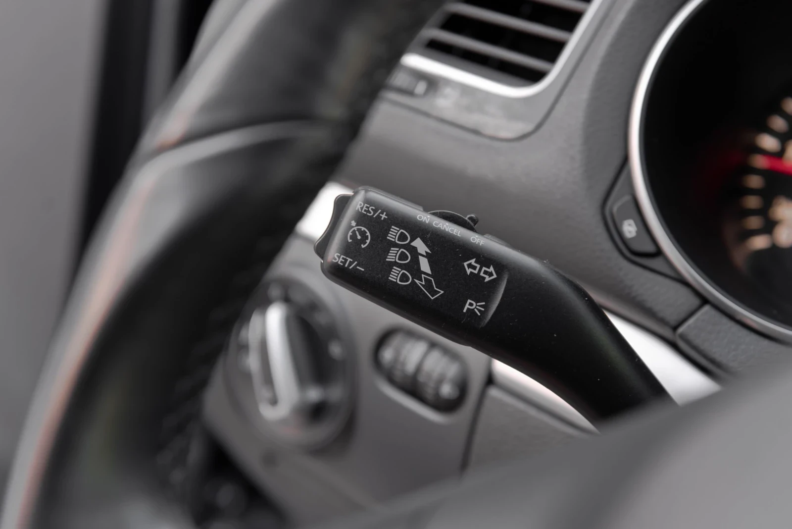 VW Golf 6 2.0 TDI, снимка 14 - Автомобили и джипове - 54372400