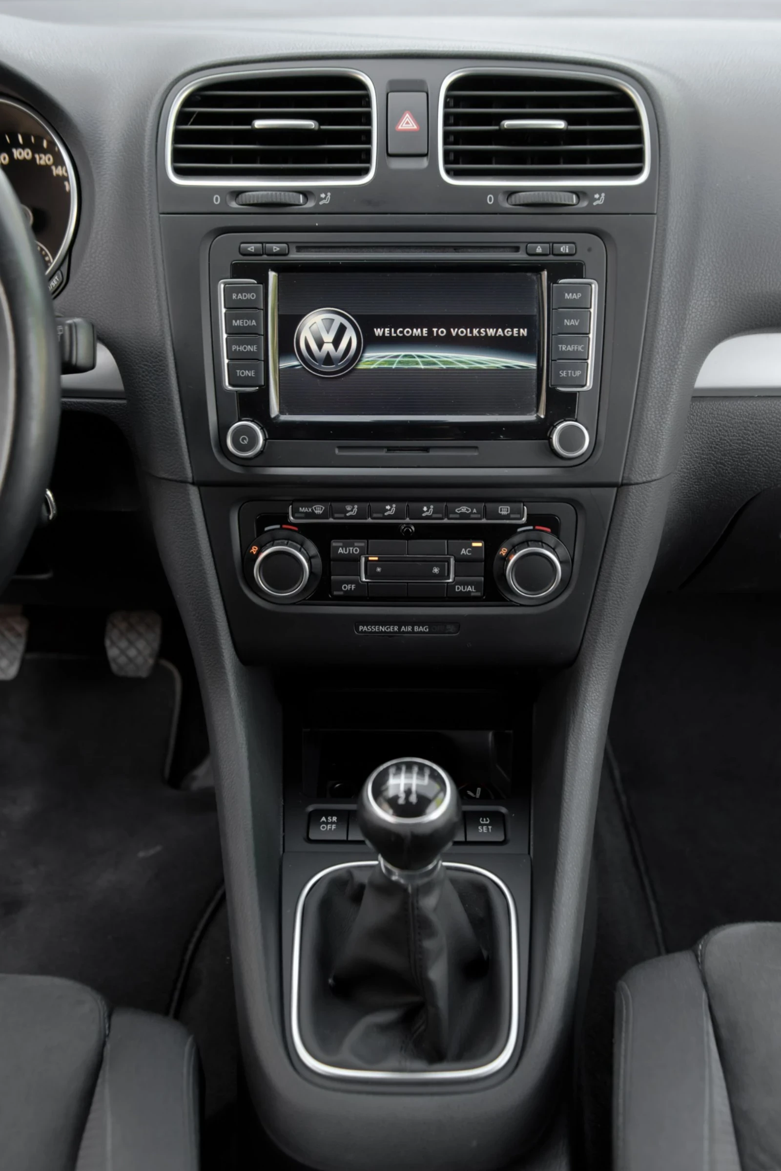 VW Golf 6 2.0 TDI, снимка 13 - Автомобили и джипове - 54372400
