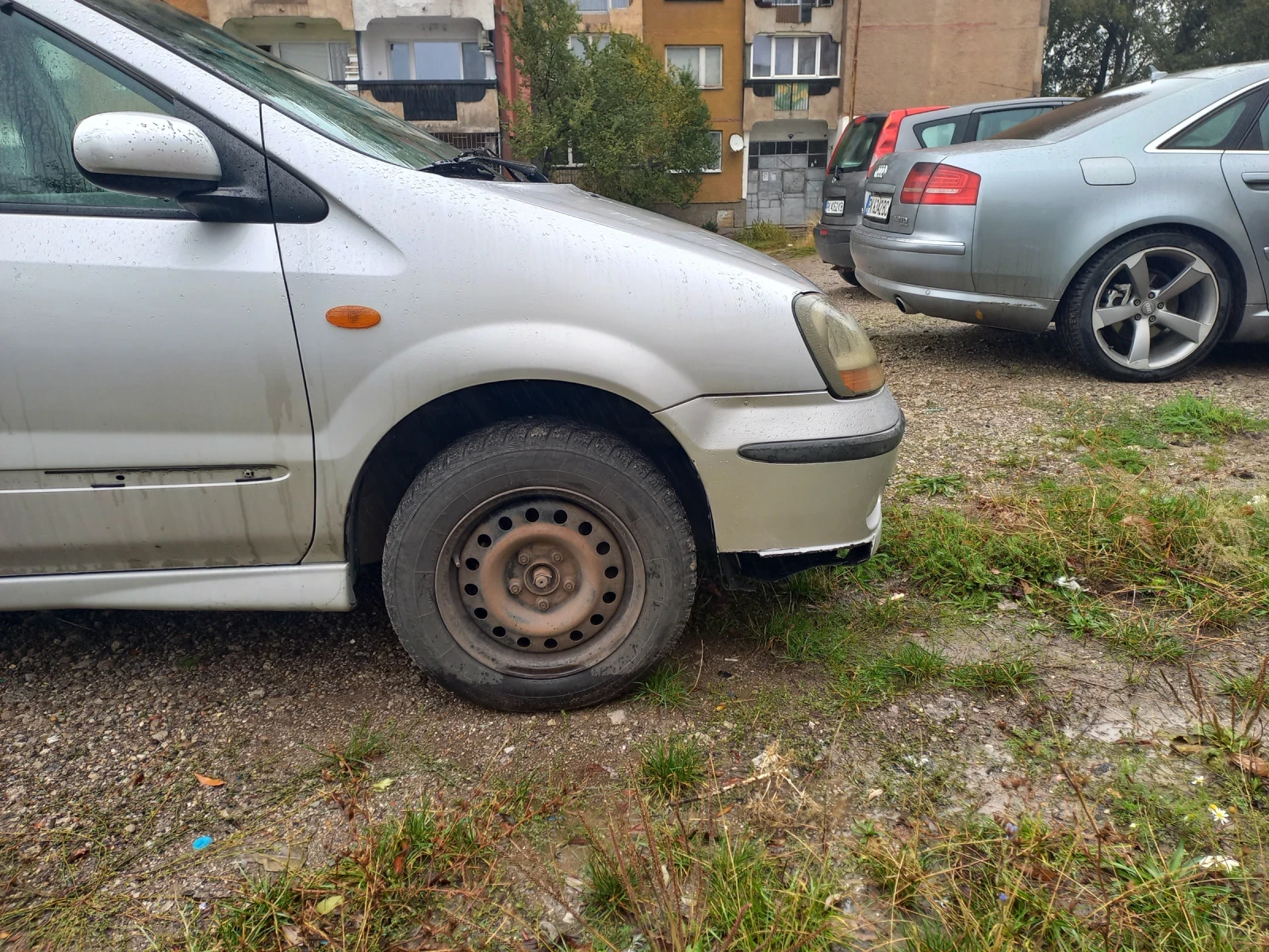 Nissan Almera tino, снимка 8 - Автомобили и джипове - 54458185