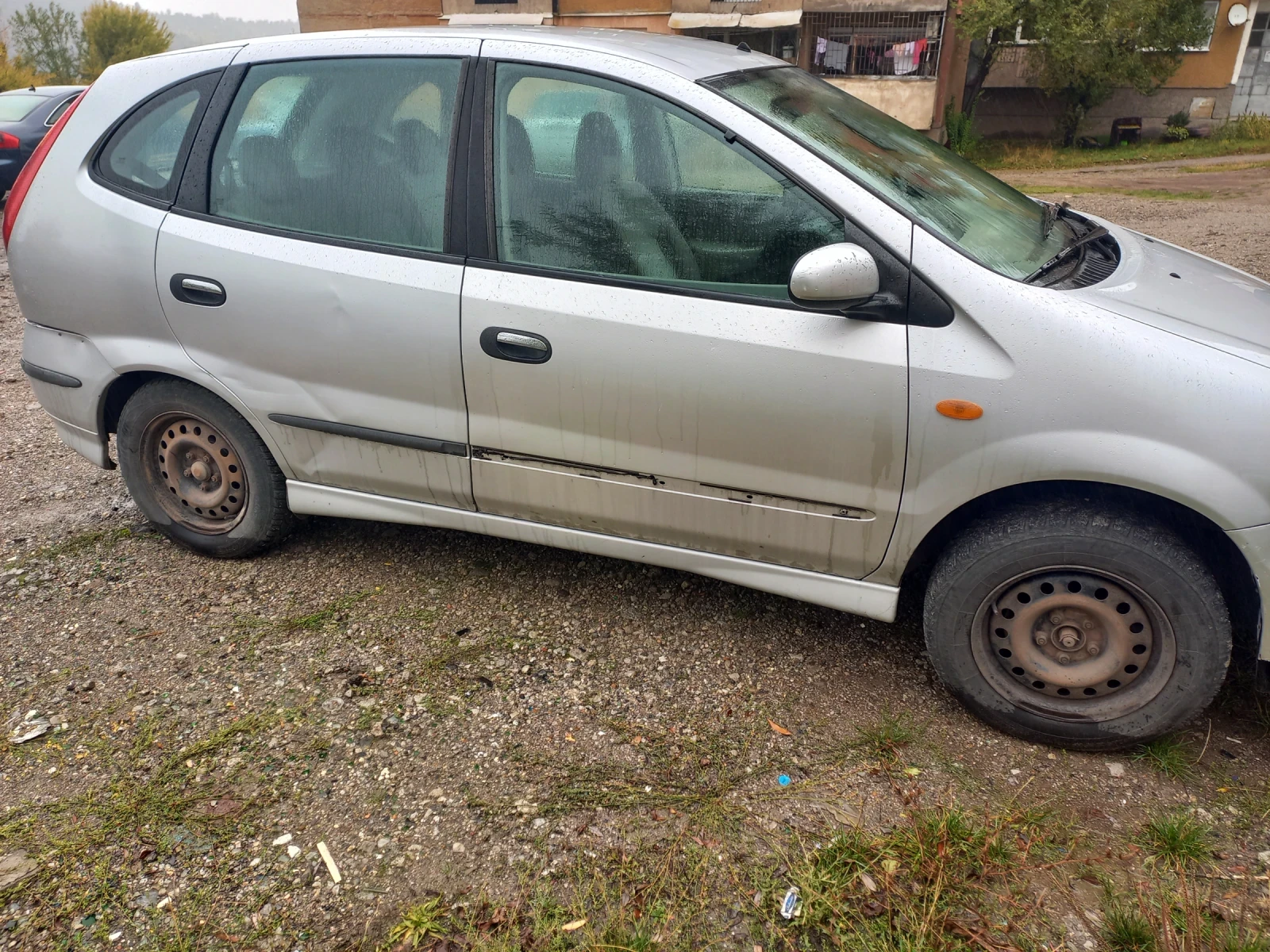 Nissan Almera tino, снимка 7 - Автомобили и джипове - 54458185