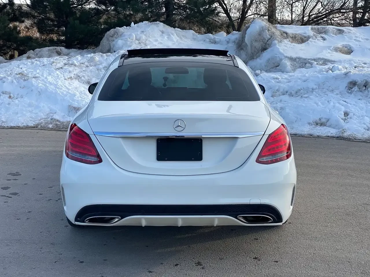 Mercedes-Benz C 300 AMG Line PANO БЯЛА КОЖА МЪРТВА ТОЧКА КАМЕРА ПОДГРЕ, снимка 5 - Автомобили и джипове - 54659912