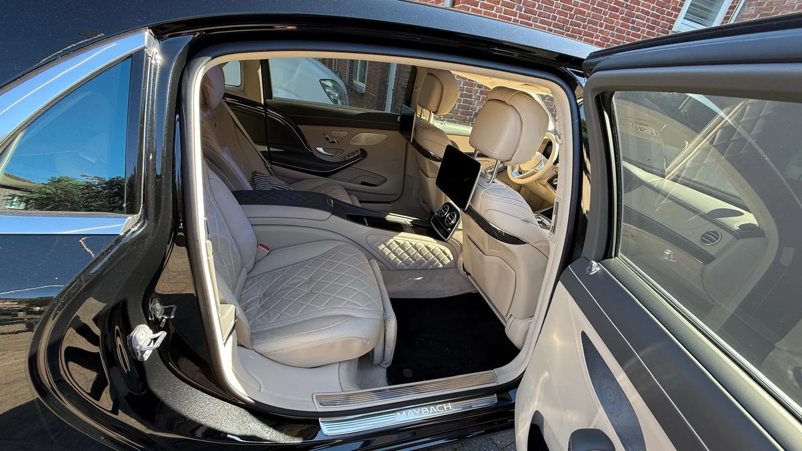 Mercedes-Benz S 560 Maybach, снимка 7 - Автомобили и джипове - 54720906