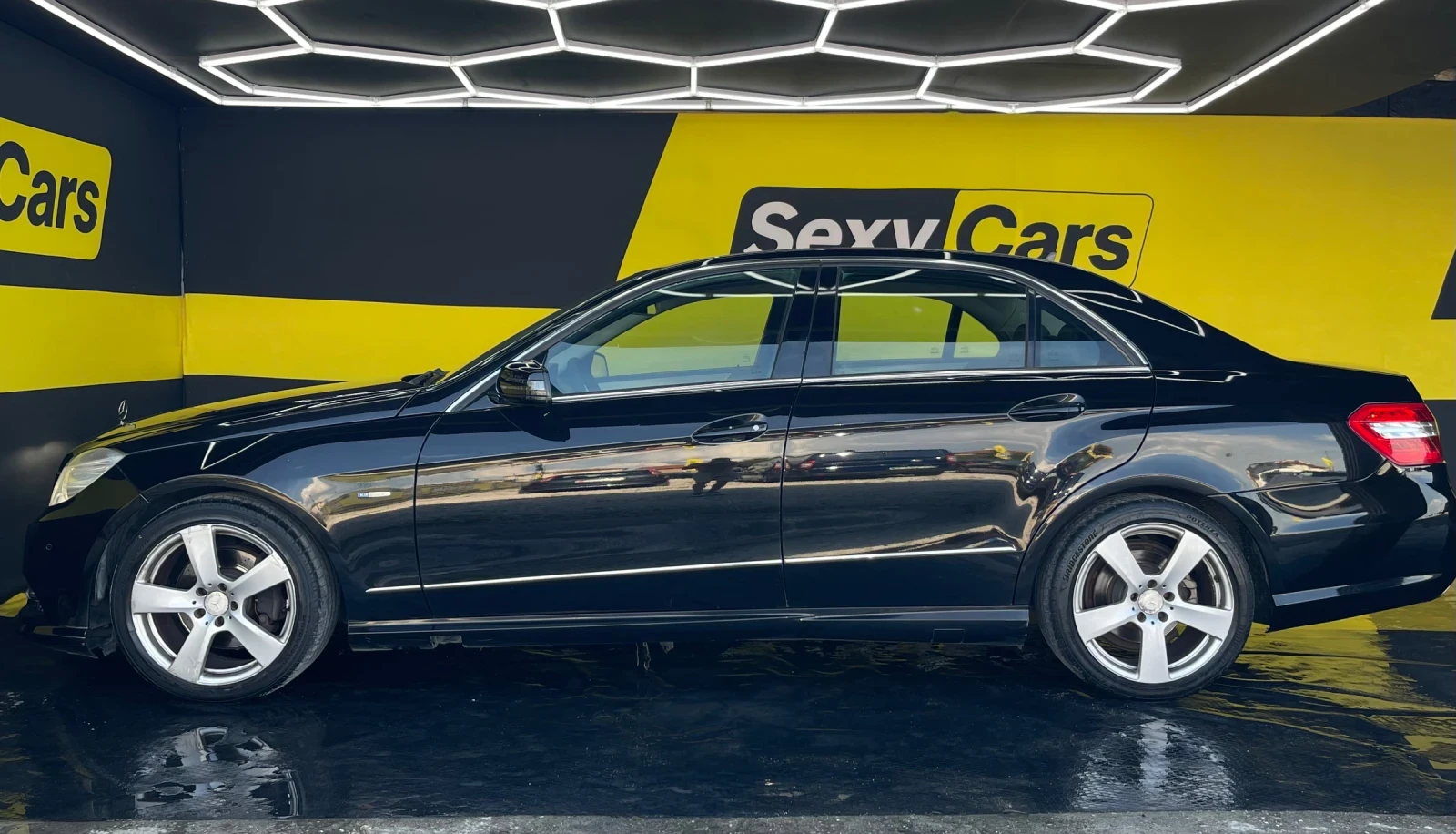 Mercedes-Benz E 220 CDI AMG, снимка 8 - Автомобили и джипове - 54831510