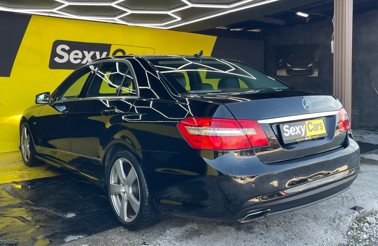 Mercedes-Benz E 220 CDI AMG, снимка 4 - Автомобили и джипове - 54831510