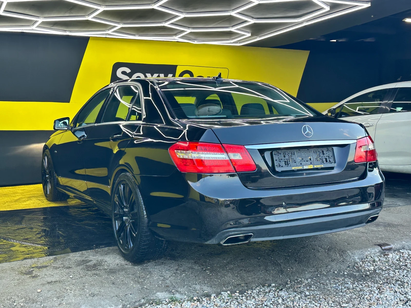 Mercedes-Benz E 220 CDI AMG, снимка 8 - Автомобили и джипове - 54831510