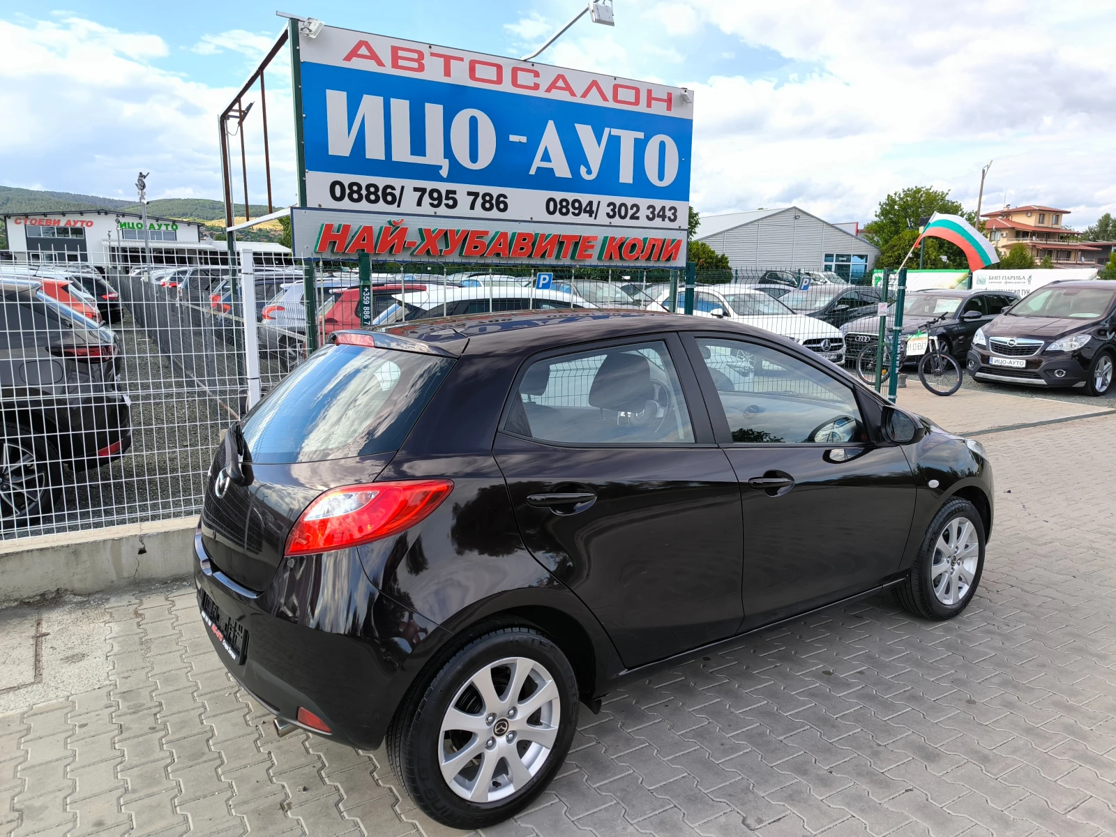 Mazda 2 -1, 5i-100k.c.ABTOMAT, 120000km!, снимка 6 - Автомобили и джипове - 54895406
