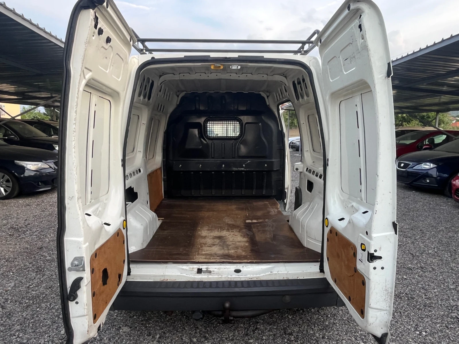 Ford Connect 1.8 90кс , снимка 9 - Автомобили и джипове - 55317475