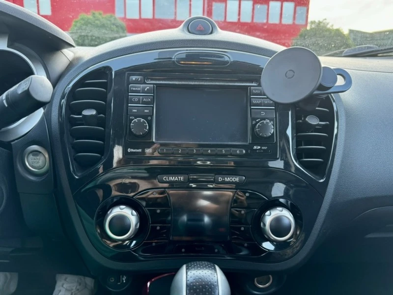 Nissan Juke, снимка 11 - Автомобили и джипове - 47329359