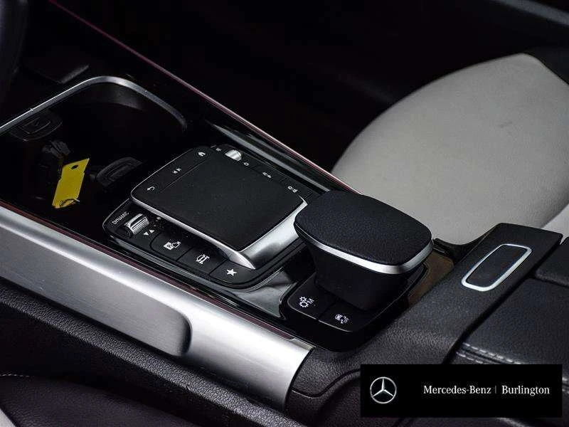 Mercedes-Benz GLB * AMG GLB35 * CARFAX * ЦЕНА ДО БГ, снимка 13 - Автомобили и джипове - 53222251