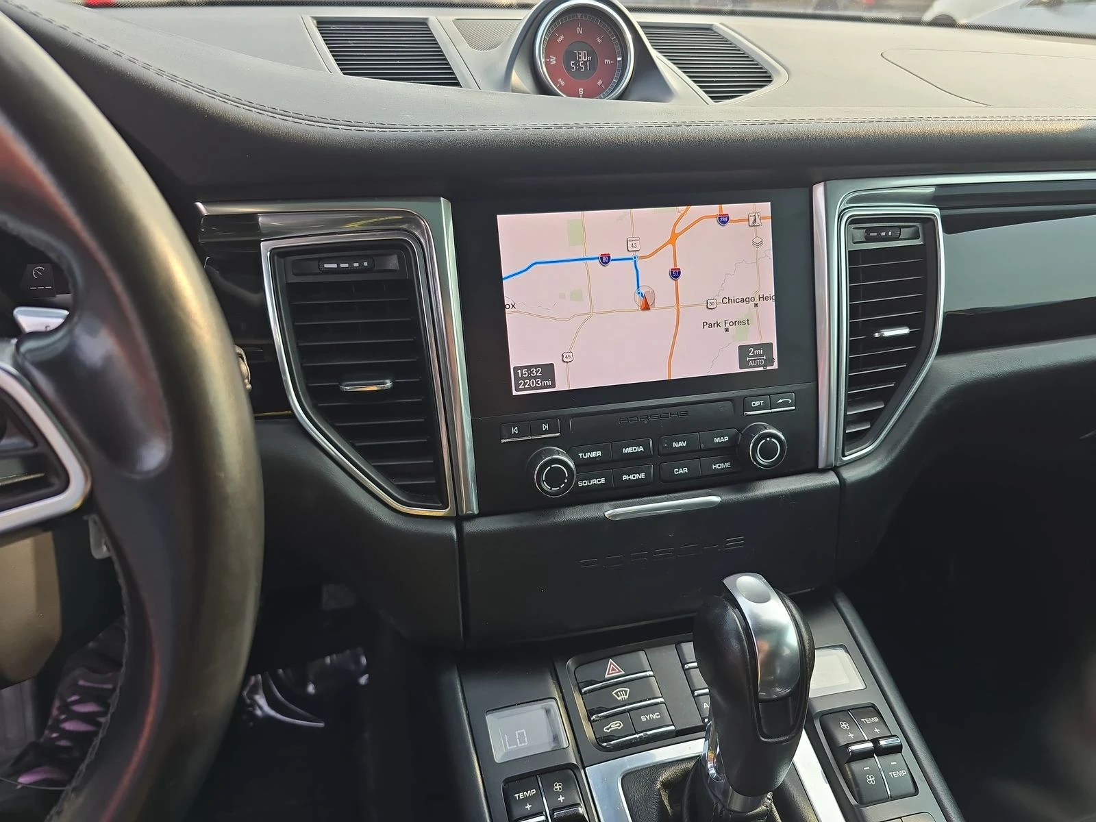 Porsche Macan GTS* BOSE* KEYELSS* ПОДГРЕВ* КАМЕРА* ЧЕРВЕНИ КОЛАН - изображение 8