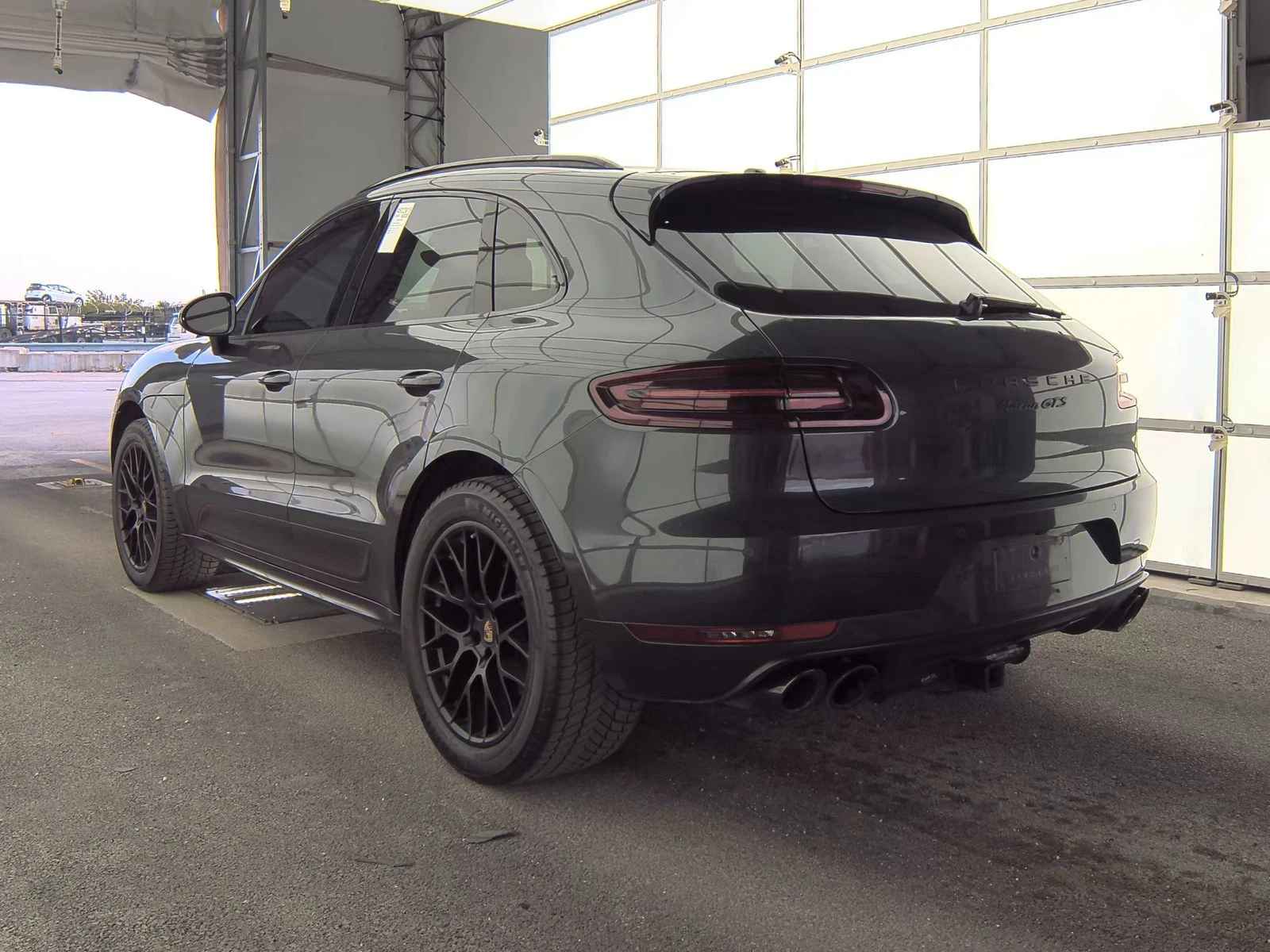 Porsche Macan GTS* BOSE* KEYELSS* ПОДГРЕВ* КАМЕРА* ЧЕРВЕНИ КОЛАН - изображение 5