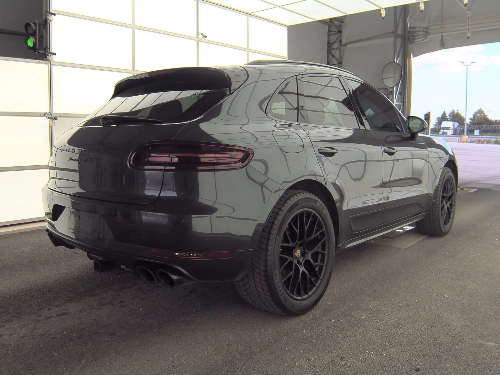 Porsche Macan GTS* BOSE* KEYELSS* ПОДГРЕВ* КАМЕРА* ЧЕРВЕНИ КОЛАН - изображение 6