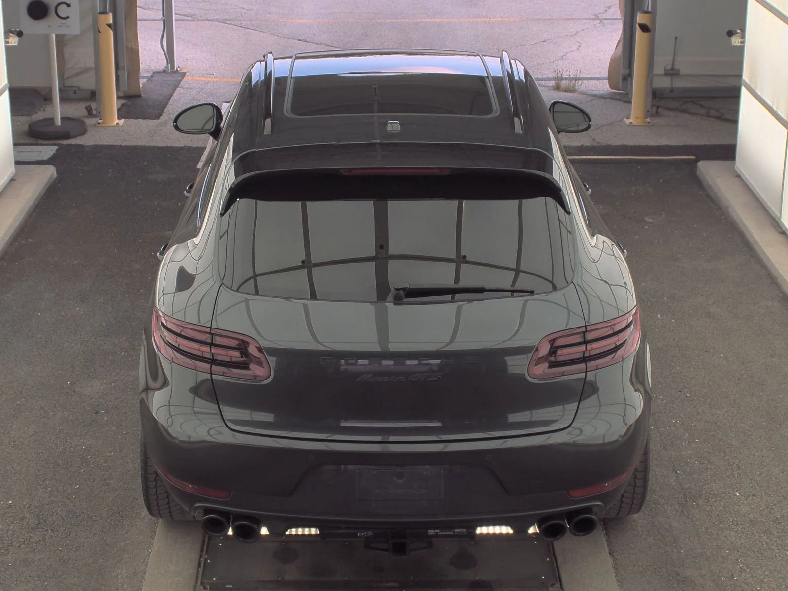 Porsche Macan GTS* BOSE* KEYELSS* ПОДГРЕВ* КАМЕРА* ЧЕРВЕНИ КОЛАН - изображение 4